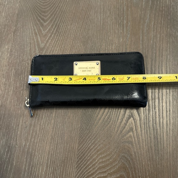 Michael‎ Kors Logo Wallet Zip Around Black Patent Leather MK - Picture 8 of 9